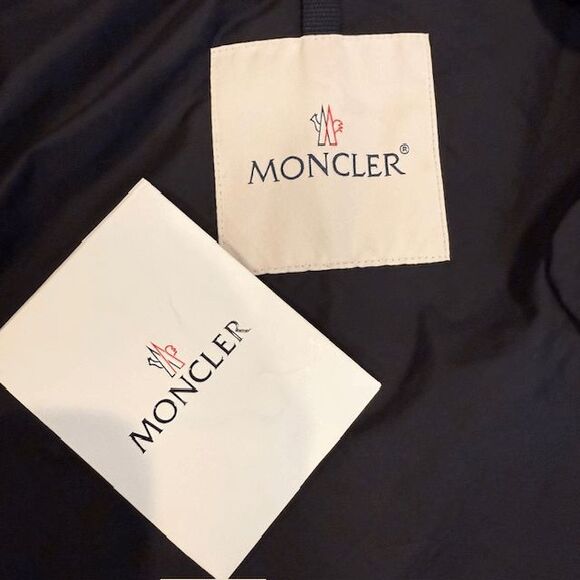 NWOT MONCLER  AUTHENTICATED Baaba Crocheted Lace Trimmed Nylon Parka Large (3) - Picture 9 of 16